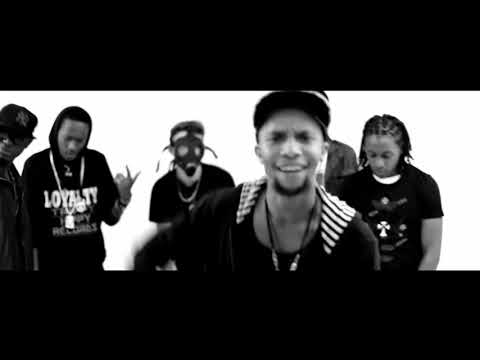 MadFox, Slim, Symz, Taffy & 32 Karat in a friendly cypher.