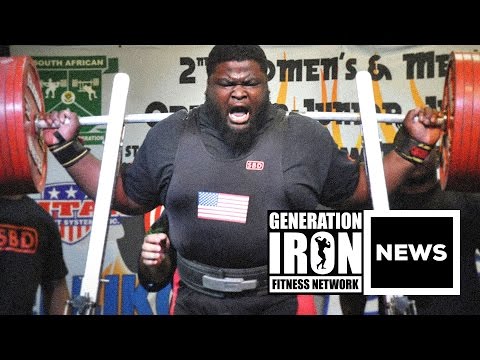 Powerlifter Ray Williams Shatters Raw Squat Record At 966 lbs! | GI News