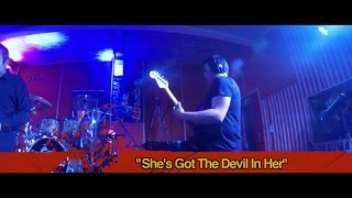 The BluesBones - She's got the devil in her