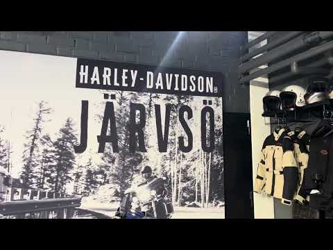 2022 Harley-Davidson® CVO™ Road Glide™ Blue Steel