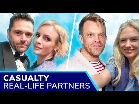 Die wahren Partner der Besetzung von CASUALTY (2025): Die Geheimnisse hinter ihren Romanzen und E...