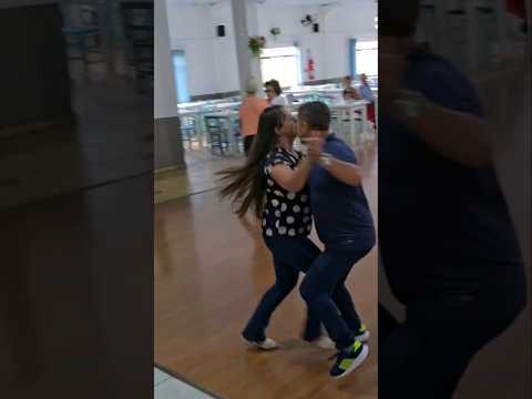no Valdir Trentin clube do Vovô em Chopinzinho no Paraná.Brasil #shotrs #baile #dancarinos #dança