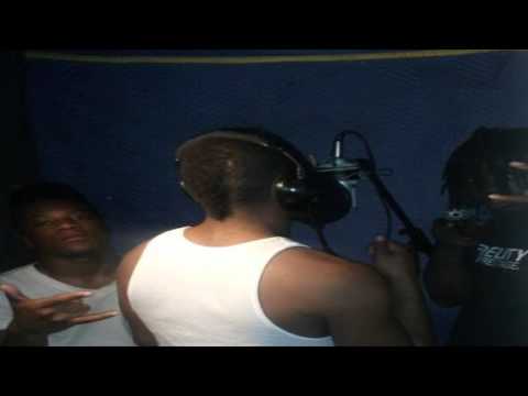 Kelso Feat Ro Ro x MoneyMan - Very Scary