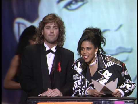 Garth Brooks Wins Favorite Country Album - AMA 1992