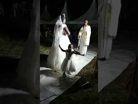 Kibumbirire Live at Tooro Cultural Wedding.