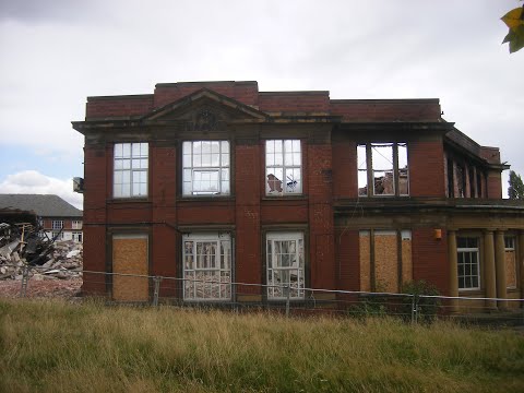 Castleford  Whitwood Mining and Technical College Demolition....August 21st, 2009