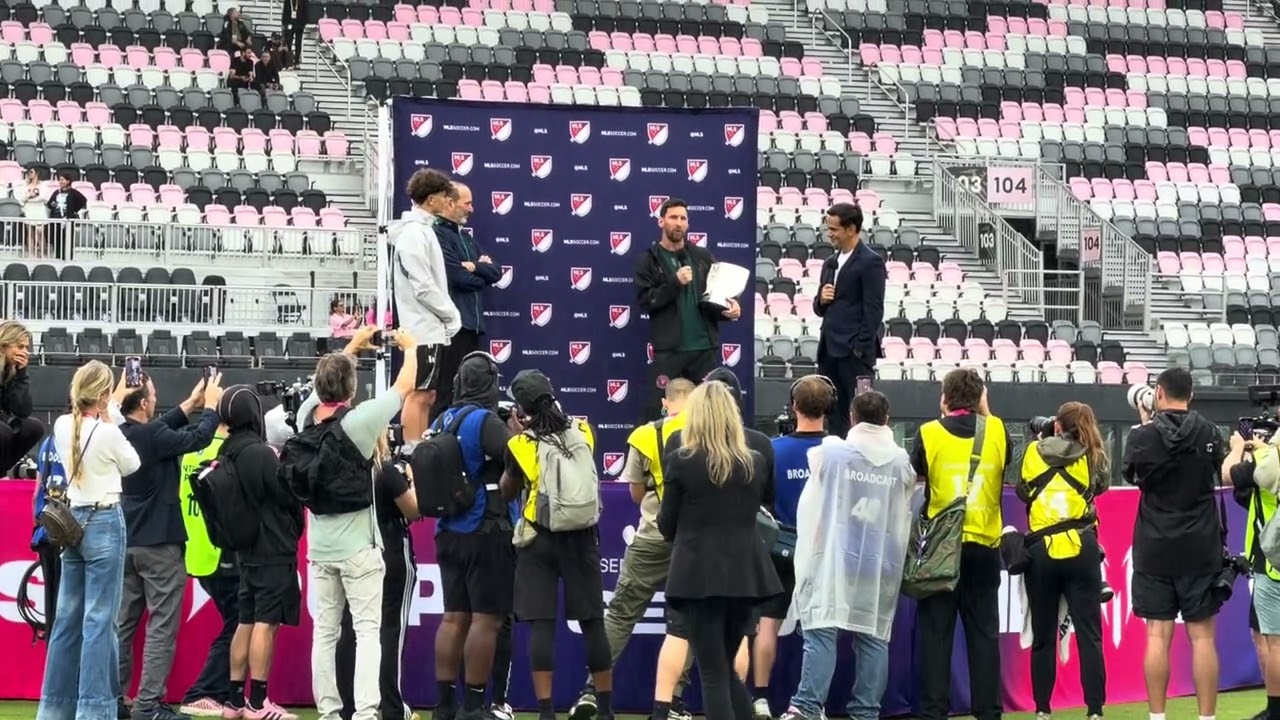 🏅 MESSI e Inter Miami: LIONEL MESSI recibe PREMIO de MLS MVP antes del inicio de la Messi Cup - YouTube