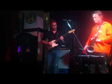 James Muller playing with the Subterraneans