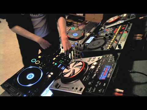 Tillaz and Zwackery B2B Man Sandwich Attack - Kraftyradio.com