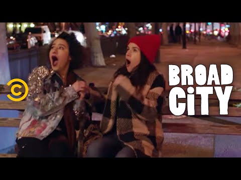 Behind Broad City - Friendiversary Video