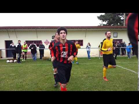 Entrée des joueurs sur le terrain. Match de foot Allègre rencontre Langogne.
