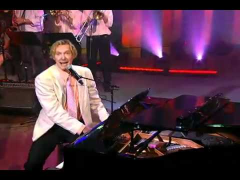 [Som Brasil Braguinha] Eduardo Dussek - Chiquita Bacana + Pirata da Perna de Pau + Vai com Jeito