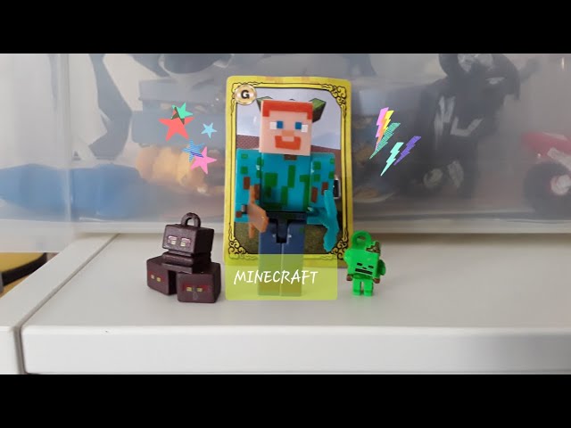 Vídeo relacionado con Mattel Minecraft Serie de Diamante Figura de acción de cerdo con 4 accesorios, diseño pixelado con un tamaño de edición coleccionista de 14 cm, HTM04