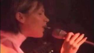 Victoria beckham A mind of it&#39;s own - Live (she can sing)