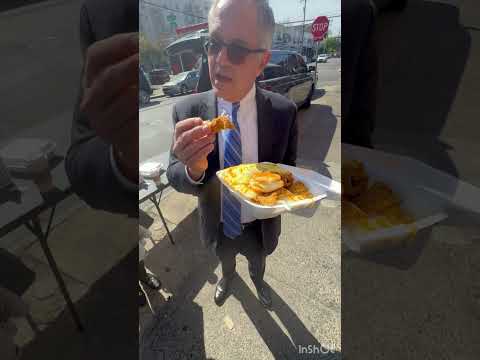 THAT TIME PHILLY DISTRICT ATTORNEY LARRY KRASNER AND FREEWAY STOPPED JAKK FROST HALAL BREAKFAST