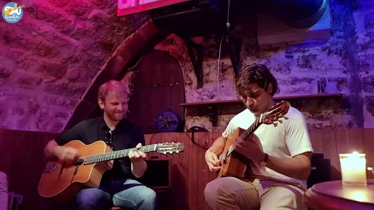 Hugo Guezbar & Fanou Torracinta play Blues Mineur (Django Reinhardt)