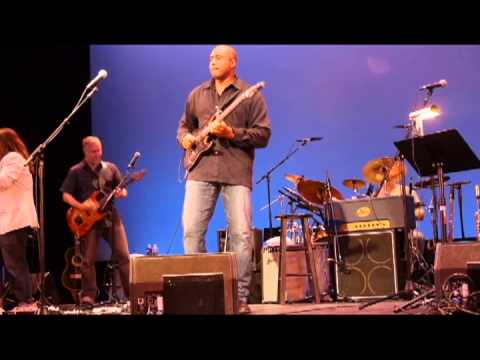 Bernie Williams Shreds At The Justin Veatch Fund Concert.mov