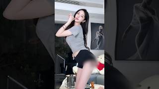 beautiful girl street fashion outfits style #tiktok #chinesefashion #mejoresstreetfashion #shorts