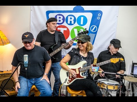 "Don't Change It Up" Debbie Davies & Jay Stollman Live on BRI TV