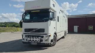 Camião de transporte de cavalos Volvo FH 400 *6x2 *9 x HORSES *5 x BEDS *VIDEO a venda - Imagem 4 | Autoline MZ Camião de transporte de cavalos Volvo FH 400 *6x2 *9 x HORSES *5 x BEDS *VIDEO | Imagem 4 - Autoline