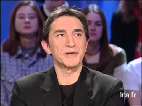 Richard BERRY "Trois versions de la vie" et "L'art délicat de la séduction" - Archive INA