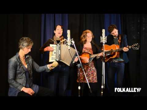 Folk Alley Sessions: Mary Jane Lamond & Wendy MacIsaac - 