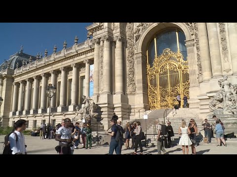 Giambattista Valli Fashion Show - Haute Couture Autumn/Winter 2017/18 (with interviews)