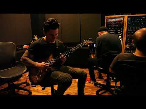 Synyster Gates working on presets - Twitter - 04.13.2018