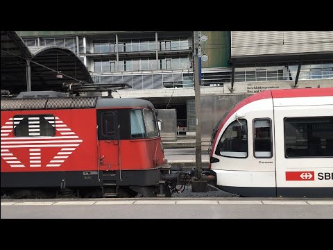 SBB Re 420 214 rangiert mit GTW in Luzern