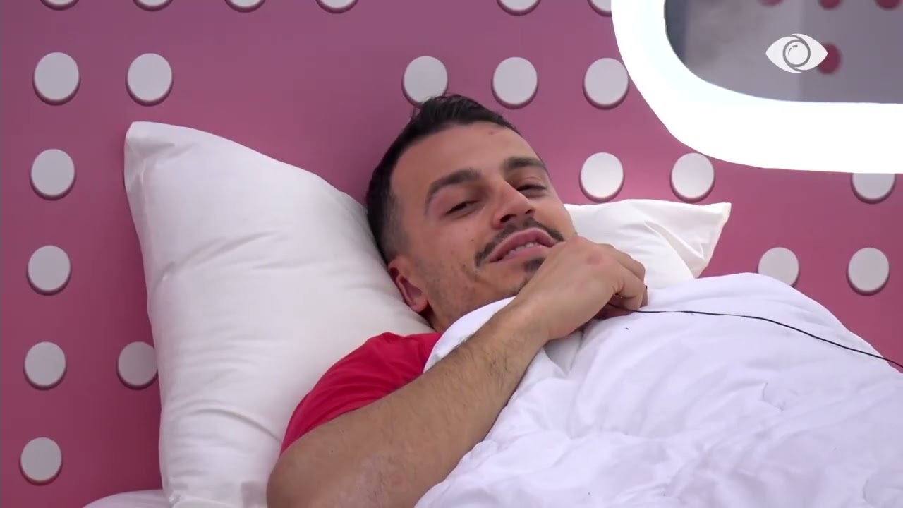 Oj shoqe, ai është njeri dytësor.../ Mateo dhe Krusita bisedojnë së bashku: Ka ikur te ushtari...