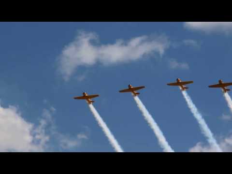 Acrobatic Airplanes Doing Loops at Oshkosh