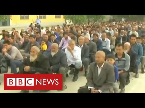 中國轉移維吾爾族工人以連根拔起社區的新證據 - BBC News (New evidence of China moving Uighur minority workers in order to uproot communities - BBC News)