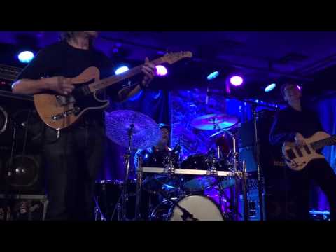 Mike Stern @ Iridium 11/20/2015 - Dennis Chambers mixes up the beat!