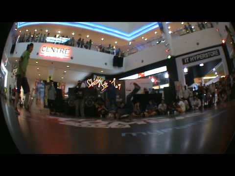 Floor Combat 2009 Bgirl  - Battle 4 - Mabel Vs Phat