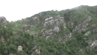 preview picture of video 'Embalse y presa de la Cohilla. Cantabria'