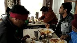 preview picture of video 'Lunch at Kufri Himachal beautiful view'