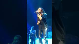 Martina McBride &quot;Diamond&quot; Dec. 3, 2016 Rama, Orillia, Ontario
