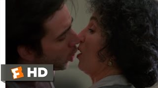 Moonstruck (6/11) Movie CLIP - A Wolf Without a Foot (1987) HD