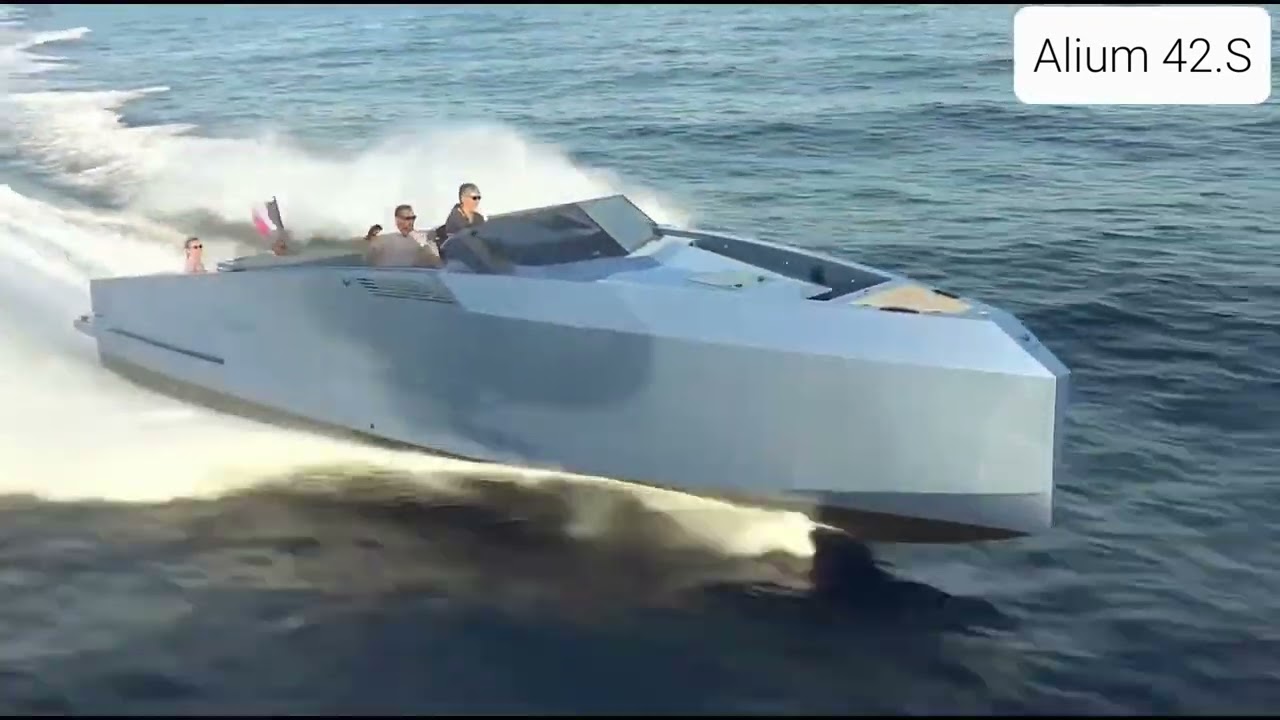ALium 42S Cannes Bay