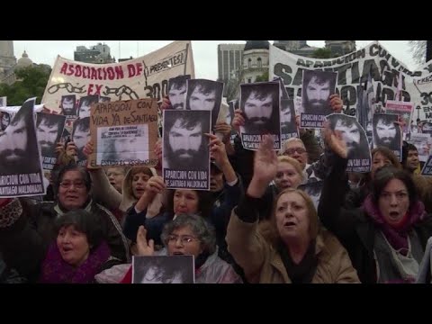 Video: Masiva marcha por desaparecido en protesta mapuche en Argentina