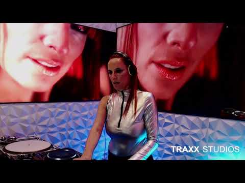 DJ ❌❤️💋 MONICA X 🎥 🎧 2022 @ HOUSE TECHNO LIVE SET DJane Mix 🇪🇸 - TRAXX MUSIC STUDIOS (VALENCIA )