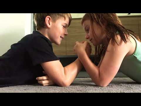 Arm wrestling part 2 she’s got 2 arms in the arm wrestle😱🤯