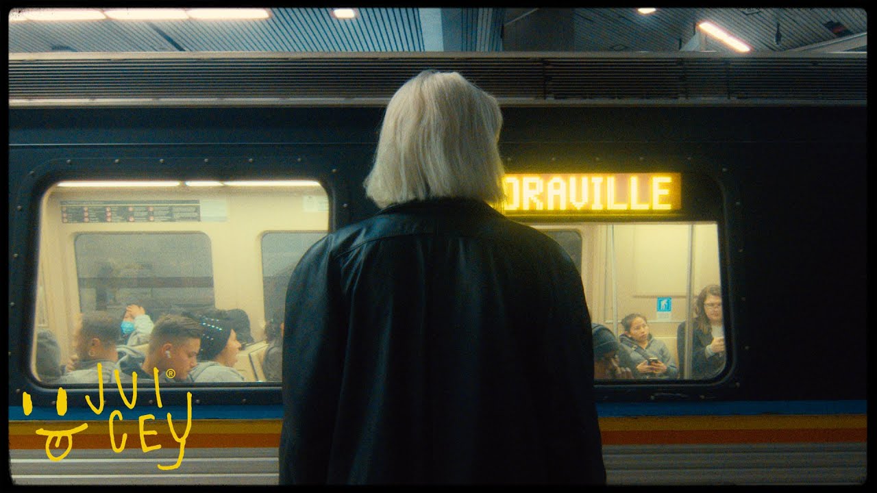 Lirik Lagu JUDUL1 - ARTIS1 dan Terjemahan