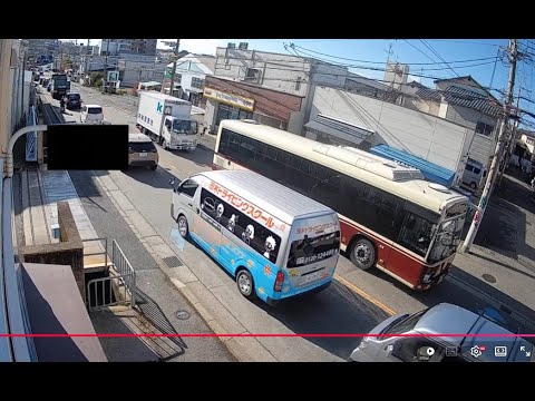 粟生新家の交差点のライブカメラ映像