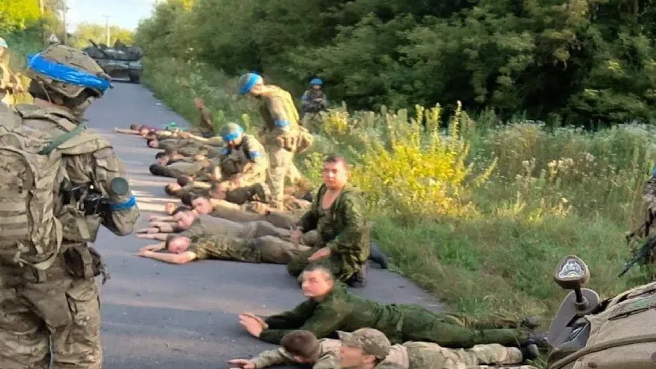 3000 RUSSIAN TROOPS ENCIRCLED BY AZOV CORPS IN POKROVSK - UKRAINIANS CUT OFF THEIR RETREAT ROUTES