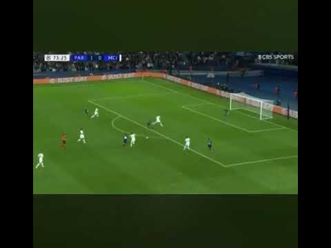 Lionel Messi scores his first ever goal for Paris Saint Germain!