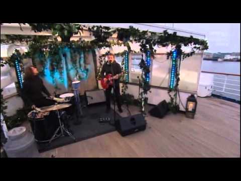 Petter Carlsen - Even Dead Things Feel Your Love (NRK Sommeråpent 2013)