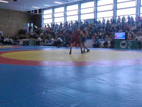 Dustin Scherf gegen Etienne Kinsinger