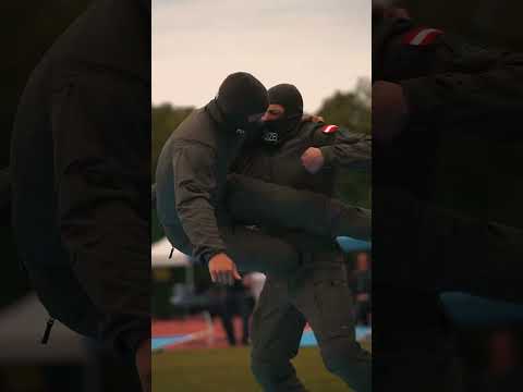 COBRA Nahkampf 🇦🇹🐍 #ekocobra #polizei #austria #specialforces #martialarts #fighting #edit