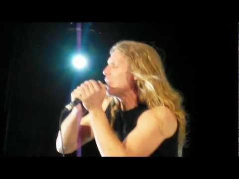 3.Apocalyptica ft Tipe Johnson-End of me.AVI